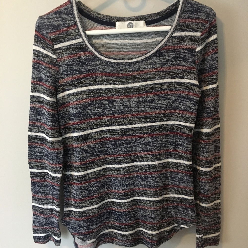 U-Neck long sleeve striped shirt